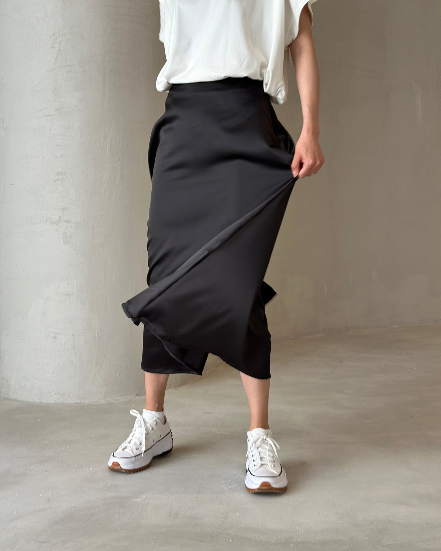 Falda Lisa Satin Negra