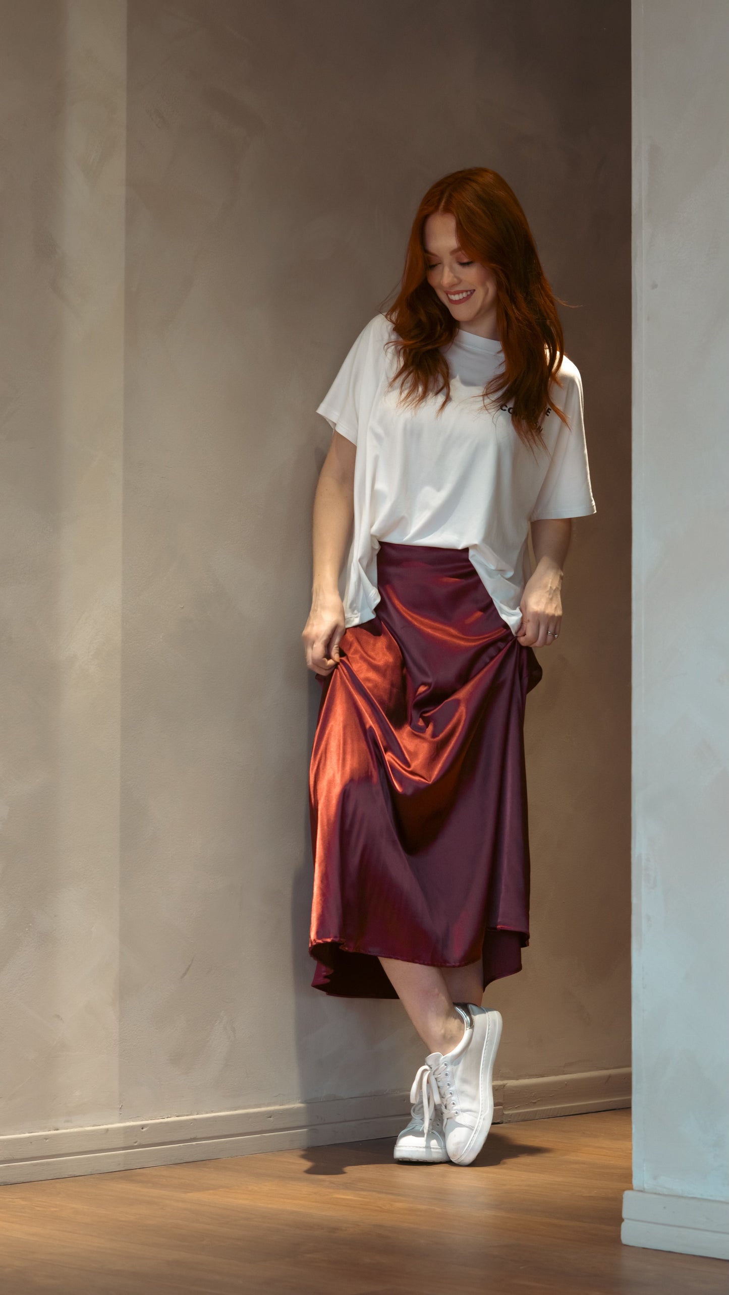 Falda Lisa Vinotinto Satin
